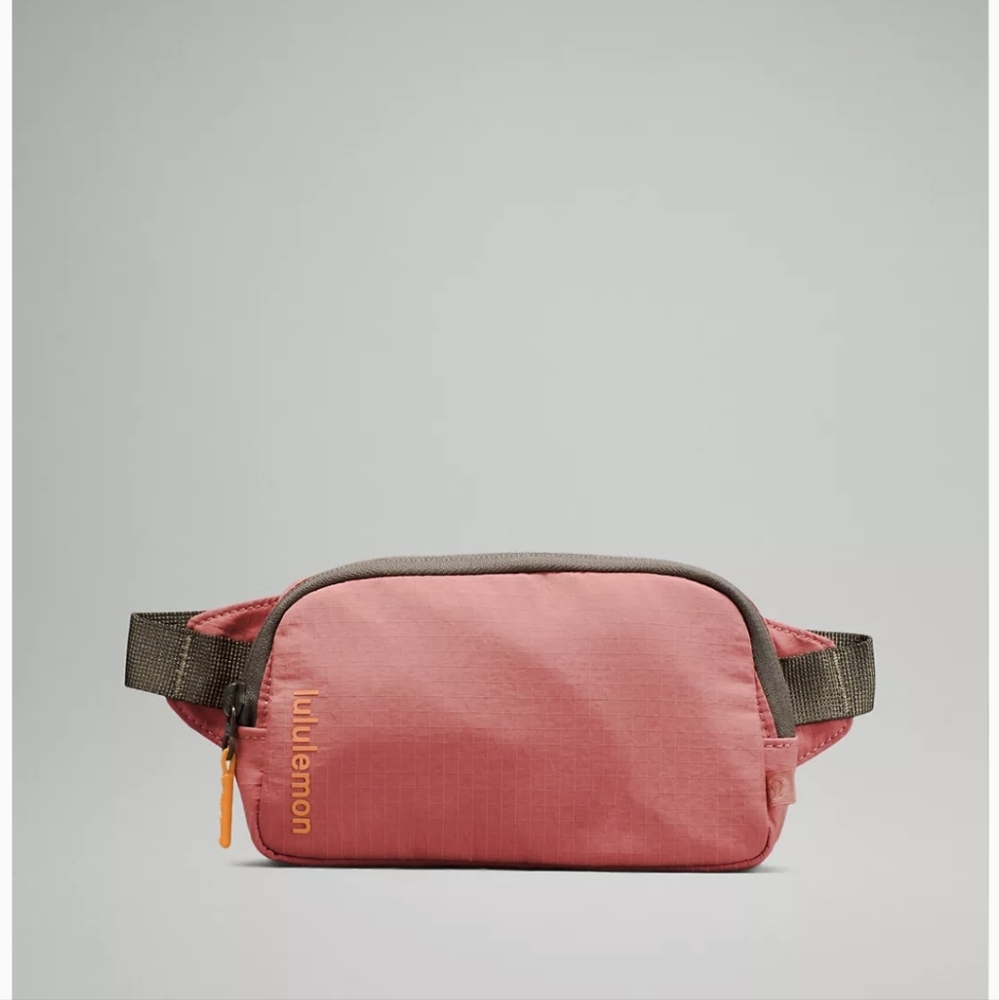 NWT LULULEMON Mini Belt Bag Pink